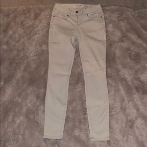 Light blue/white skinny jeans